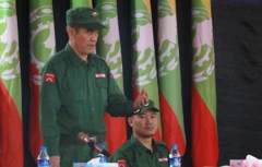 ကိုးကန့်ခေါင်းဆောင် ဖုန်တားရွှင် (ပုံဟောင်း) 