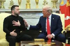 Zelensky e Trump no Salão Oval da Casa Branca em fevereiro