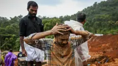 வயநாடு நிலச்சரிவில் சிக்கி மீண்ட நபர்