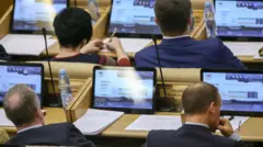 Депутаты Госдумы хотят ввести наказание за поиск «экстремистских материалов» в интернете. Пока наказуемо только распространение запрещенного контента