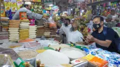 ডলারের দাম বৃদ্ধির ঘোষণার পর থেকেই আমদানিকৃত পণ্যের বাজার অস্থির হয়ে উঠেছে