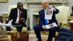የደቡብ አፍሪካ ፕሬዚደንት ሲሪል ራማፎሳ እና የአሜሪካው ፕሬዚደንት ዶናልድ ትራምፕ