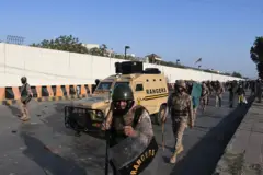 کراچی، امریکی قونصل خانے میں توڑ پھوڑ 