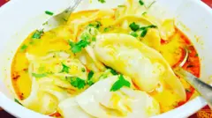 नेपाली झोल म:म: