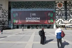 صورة من محطة القطار أكدال بالعاصمة الرباط مزينة بألوان كأس الأمم الأفريقية المغرب 2025