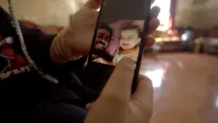 عميد، كهربائي يبلغ من العمر 33 عاماً، يرقد في العناية المشددة منذ حوالي أسبوعين بعد إصابته برصاص جنود إسرائيليين.