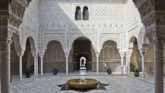 Palata Bin Enakil u luksuznom kvartu Palmereu u Marakešu