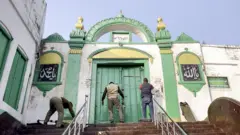 संभल की जामा मस्जिद के सर्वे के दौरान भड़की हिंसा में चार लोगों की मौत हुई थी