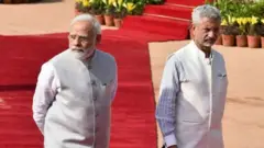  இந்தியாவின் வெளியுறவுக் கொள்கை, இந்தியா, பாகிஸ்தான், ஜம்மு-காஷ்மீர், நரேந்திர மோதி, ஜெய்சங்கர் 