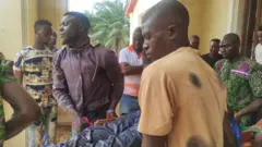 Oku awọn eeyan ti wọn n ko lọ si mọṣuari