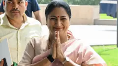 मुख्यमंत्री रेखा गुप्ता