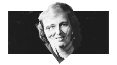 Foto em preto e branco do rosto de Dorothy Hodgkin