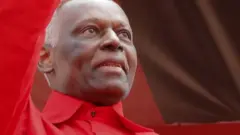የአንጎላ ፕሬዝዳንት ሆሴ ኤድዋርዶ ዶስ ሳንቶስ 