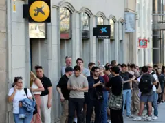Fila em caixa eletrônico