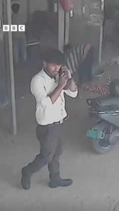 வெங்காயம் வாங்க சென்ற நபரின் வாகனத்தில் ரூ. 5 லட்சம் திருட்டு