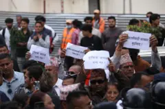 गणेश नेपालीको मृत्युको घटनाको विरोध गर्दै माइतीघर मण्डलामा प्रदर्शन भएको छ