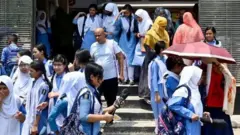 بنګله دېش ښوونځي 