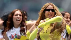 Shakira 2026 FIFA Dünya Kupası'nın resmi şarkısını seslendiriyor.