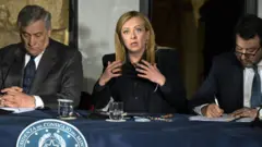 የጣሊያን ባለስልጣናት