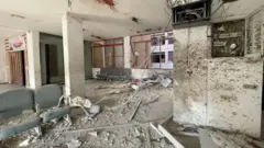 Filistin Kızılayı'nın Han Yunus'taki binası saldırıdan sonra bu hale geldi.
