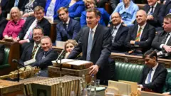 İngiltere Maliye Bakanı Jeremy Hunt bugün Avam Kamarası'na 2024 bütçesini sundu