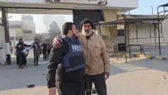 لبناني يتعرف على شقيقه في سوريا