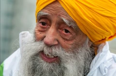 HONG KONG - FEBRUARY 21: Fauja Singh, 101-years-old, talks to the media at a press conference ahead of the 2013 Hong Kong Marathon on February 21, 2013 in Hong Kong. (Photo by Jayne Russell/Getty Images)