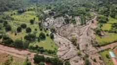 ምህማም መሬት ዘጋጠመሉ ከባቢ