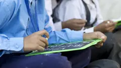 स्कूली छात्र