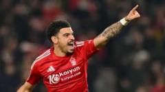 Arsenal da PSG na zawarcin Gibbs,Klopp ba ya son ya yi aikin koci a wata kungiya