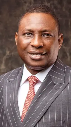 Onyeisi ụlọọrụ Economic and Financial Crime Commmission (EFCC) bụ Ola Olukoyede 