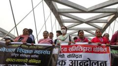 शिक्षकहरूले किन दिए फेरि आन्दोलन गर्ने धम्की, सरकार के भन्छ