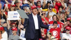 Трамп на митинге