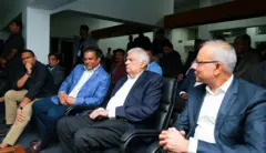 ජනාධිපති රනිල් වික්‍රමසිංහ, ජනාධිපති කාර්යය මණ්ඩල ප්‍රධානි සහ රාජ්‍ය ආරක්ෂක ජේෂ්ඨ උපදේශක සාගල රත්නායක, සංචාරක අමාත්‍ය හරින්  ප්‍රනාන්දු සහ ශ්‍රී ලංකා ක්‍රිකට් ආයතනයේ වත්මන් සභාපති ශම්මි සිල්වා ඇතුළු පිරිස LPL අවසන් තරගය නරඹමින් 
