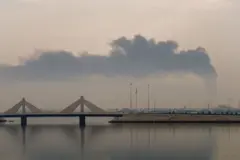 ستون دود پس از حمله ایران