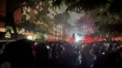 ঘটনাস্থলে উৎসুক জনতার ভিড়