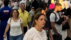 ትማሊ ሰኑይ ብዙሓት ወጻእተኛታት ዜጋታት ካብ መዓርፎ ነፈርቲ ቤሩት ክወጹ ይረኣዩ