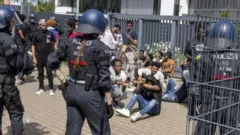 ፖሊስን እቶም ተቓውሞ ዘስምዑ መንእሰያትን