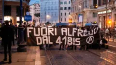 Cospito'nun ağır hapis koşulları hakkında haftalardır protesto düzenleniyor