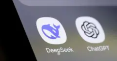 DeepSeek ve ChatGPT logolarıu 