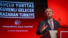 CHP Genel Başkanı Özgür Özel, 21 Kasım'da yeni parti programı taslağını kamuoyuna açıklamıştı