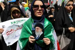 Iranianos protestam em Teerã contra a guerra