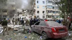 Обрушившийся подъезд