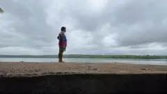 "उद्या गाव वाचलं नाही, तर आम्ही जाणार कुठे" सिंधुदुर्गातील तळाशील गाव धोक्यात का आलं?