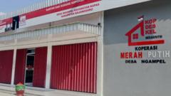 Omzet harian Koperasi Merah Putih di Bojonegoro ditaksir Rp100.000, pengamat prediksi 'KDMP tidak akan bertahan lebih dari satu tahun'