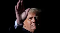 डोनाल्ड ट्रंप प्रचारादरम्यान