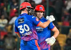 டெல்லியில் விட்டதை பெங்களூருவில் பிடித்த மில்லர். ஆர்சிபி-யை வீழ்த்தியது கேபிட்டல்ஸ்