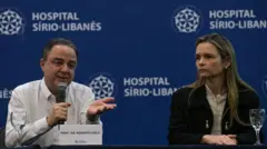 Roberto Kalil fala ao ladobetsport comAna Helena Germoglio durante uma coletivabetsport comimprensa no Hospital Sírio-Libanês onde o presidente do Brasil, Luiz Inácio Lula da Silva, está hospitalizadobetsport comSão Paulo, Brasil,betsport com12betsport comdezembrobetsport com2024