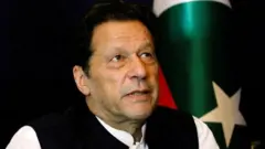 பாகிஸ்தான் தேர்தல் நிலவரம், இம்ரான் கான், நவாஸ் ஷெரீப்