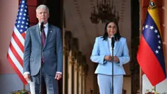 Delcy Rodríguez junto al secretario de Energía de EE.UU.